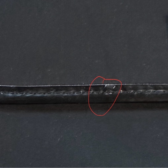 Dior cosmetic Bag with Magnetic closure. Inside is clean. - Picture 4 of 4